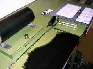 Daktyloskopiertisch, hier werden Fingerabdruckbogen erstellt.