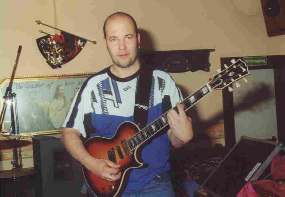 Martin Achtelik - guitars